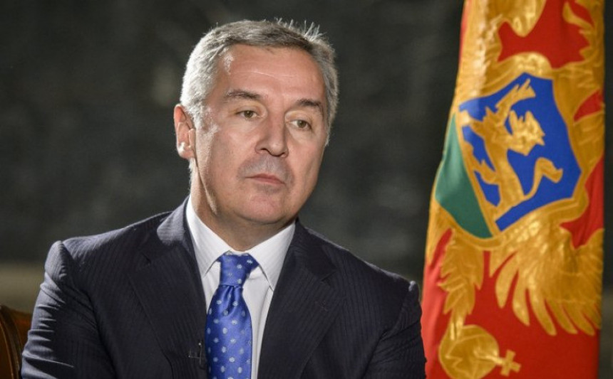 Milo Đukanović ima upalu pluća, nije pozitivan