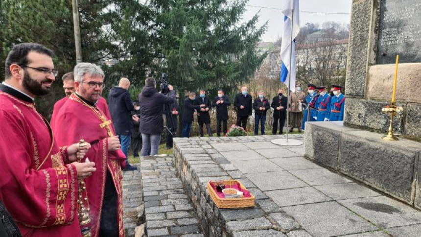 Da li Dodik pušta Obrena Petrovića niz vodu?!