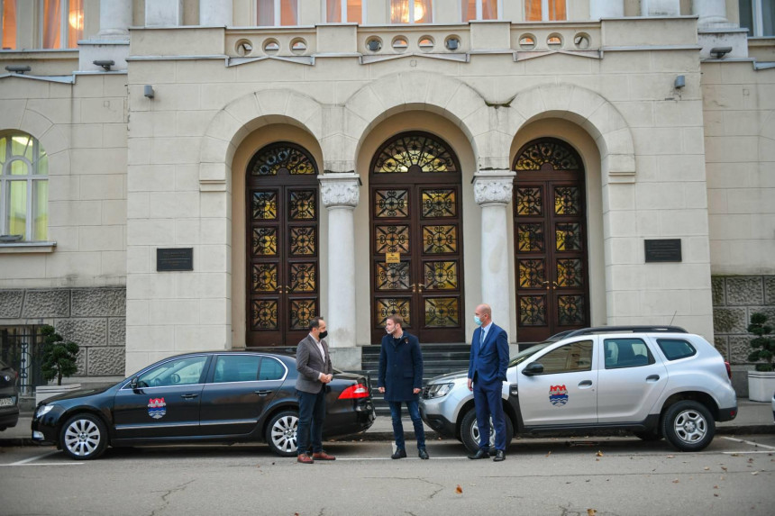 Službena vozila grada Banjaluka od danas obilježena