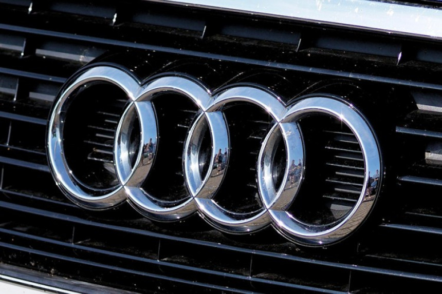 Bomba pronađena na automobilu u Doboju