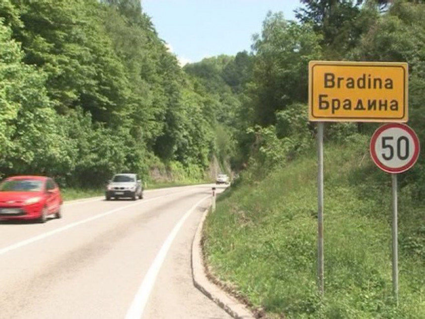 Недопустиво смјестити мигранте у српско село Брадина