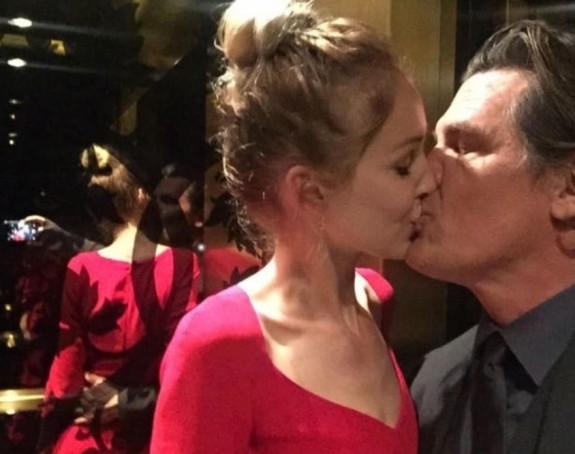 Poznati glumac (52) na Božić dobio bebu sa 19 godina mlađom!