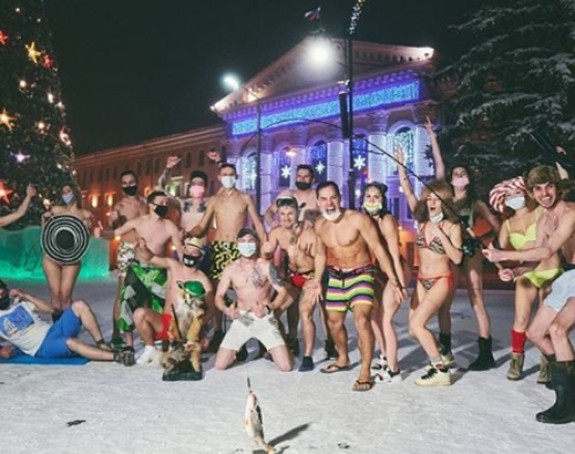 Bikini žurka na minus 39 stepeni u Sibiru! (VIDEO)