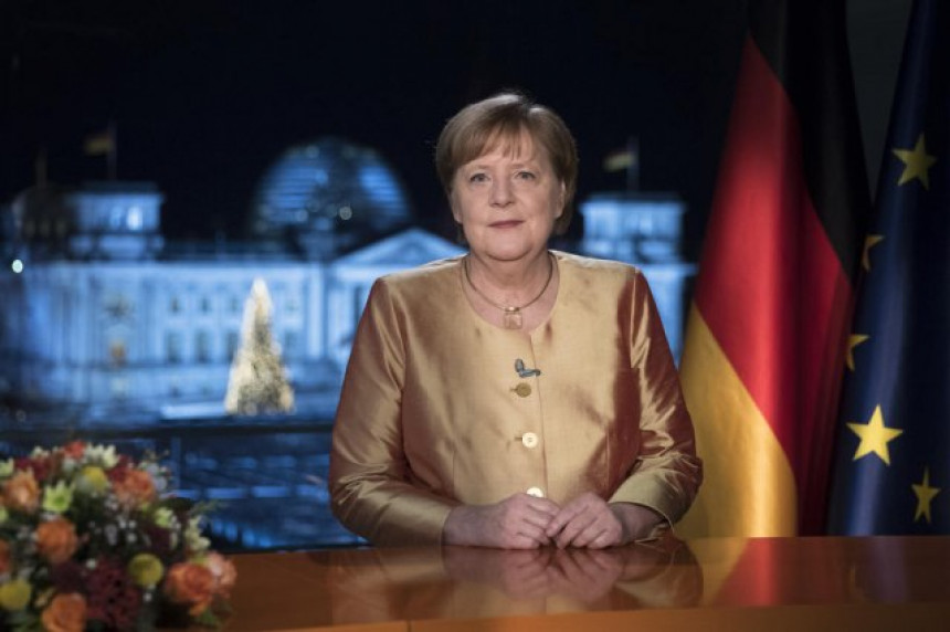 Merkelova: Nova godina donosi veliku nadu