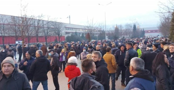Protest građana ispred prihvatnog kampa "Bira"