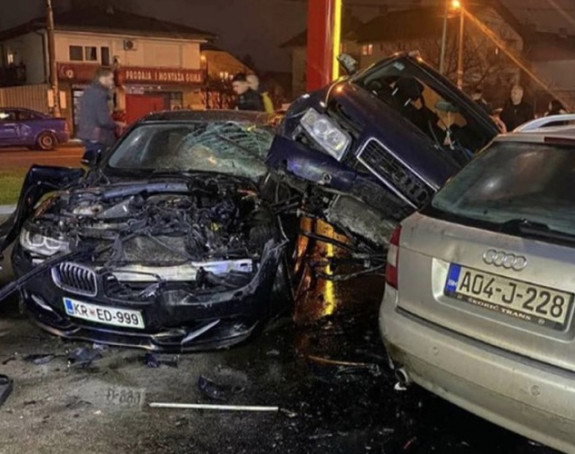 Žestok sudar kod Banjaluke, smrskani automobili