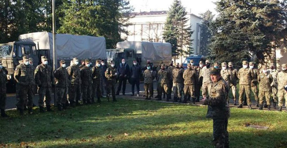 Oružane snage montiraju šatore u kampu Lipa