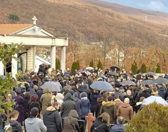 Veliki broj građana na sahrani u Posušju (VIDEO)