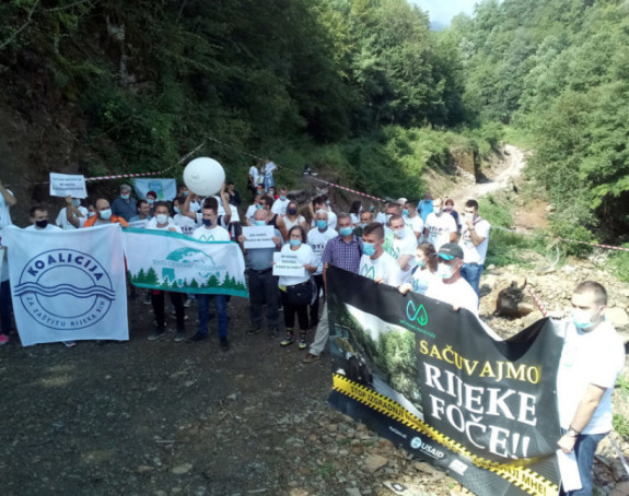 Koga štiti Vlada: Građani ogorčeni, prijete tužbama!