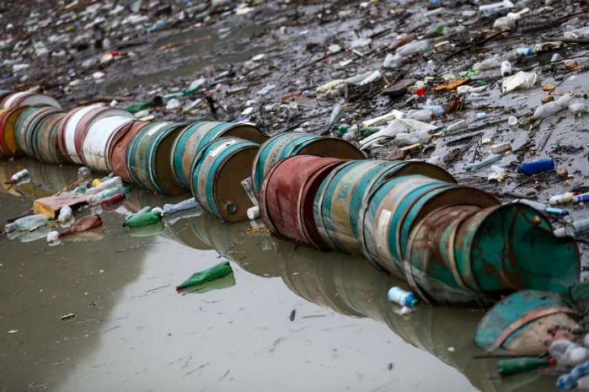 Ogromna ostrva otpada plutaju rijekama Balkana