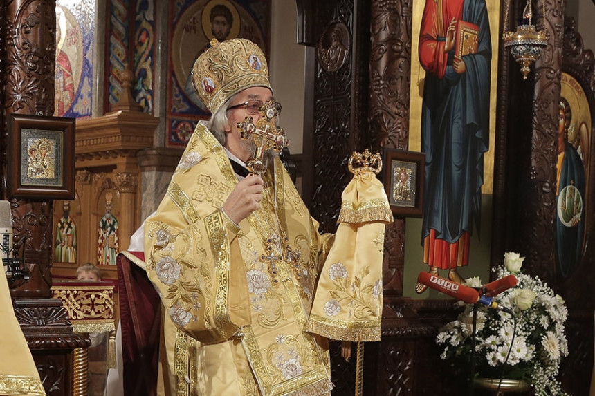 Božićna radost neka uđe u naše domove i naša srca