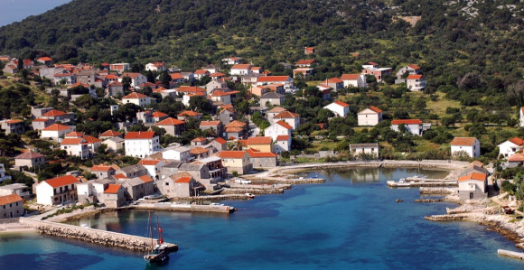Zapalila se kuća, pronađena mrtva starija žena