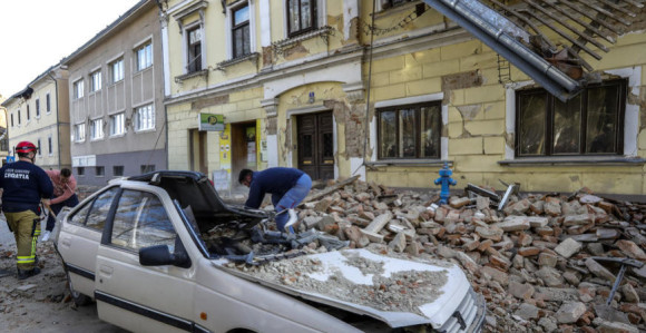 Evakuiše se kasarna u Petrinji sa više od 400 osoba