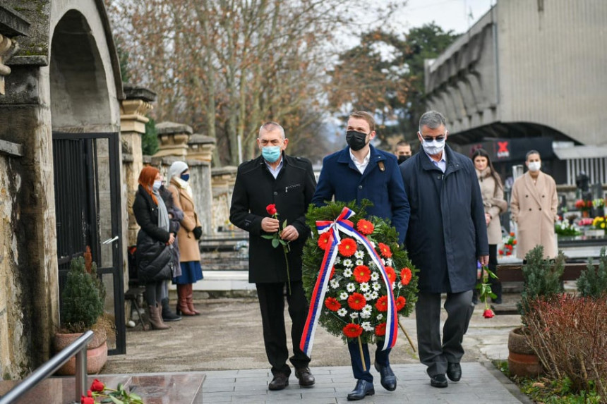 Положен вијенац на споменик палим борцима ВРС