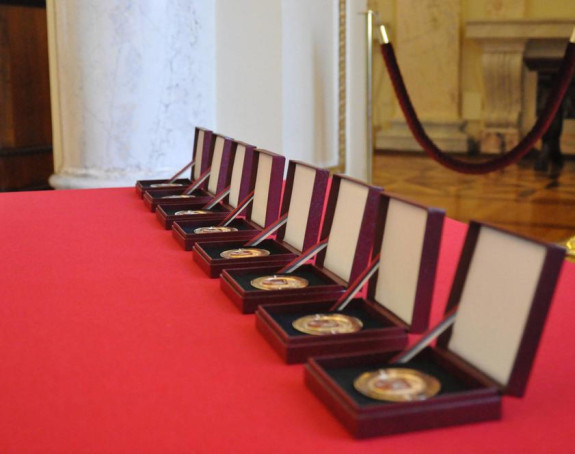 Odlikovanja sektoru zdravstva povodom dana Republike