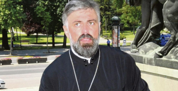 Bježi li vladika Grigorije u politiku zbog propalog biznisa?!