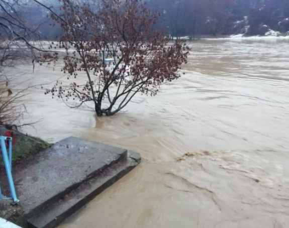 Vanredno u nekoliko gradova Srbije zbog poplava