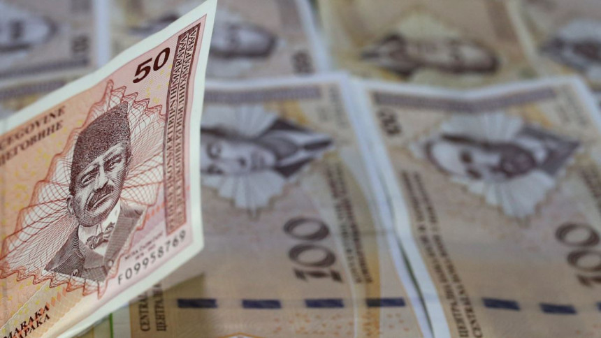 Institucije BiH godišnje "pojedu" 927 miliona KM