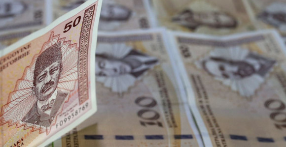Institucije BiH godišnje "pojedu" 927 miliona KM