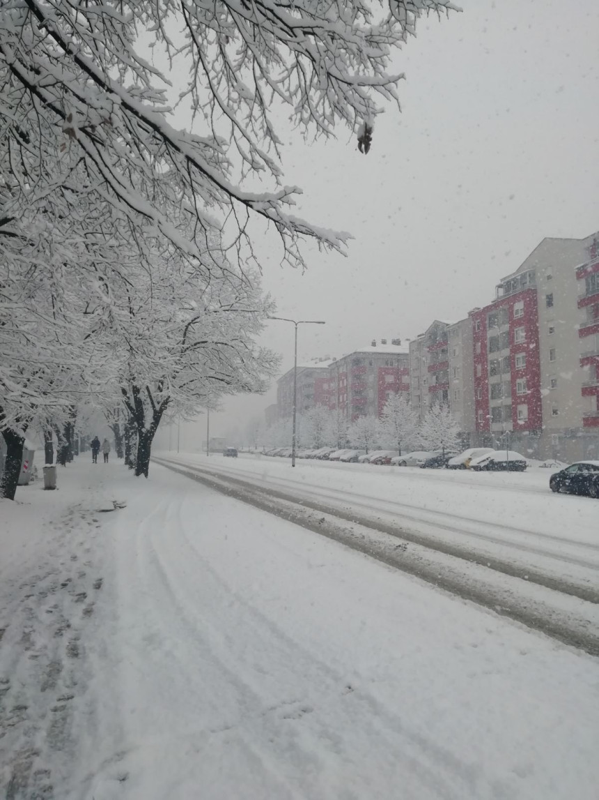 Sutra oblačno vrijeme sa jakim mrazom