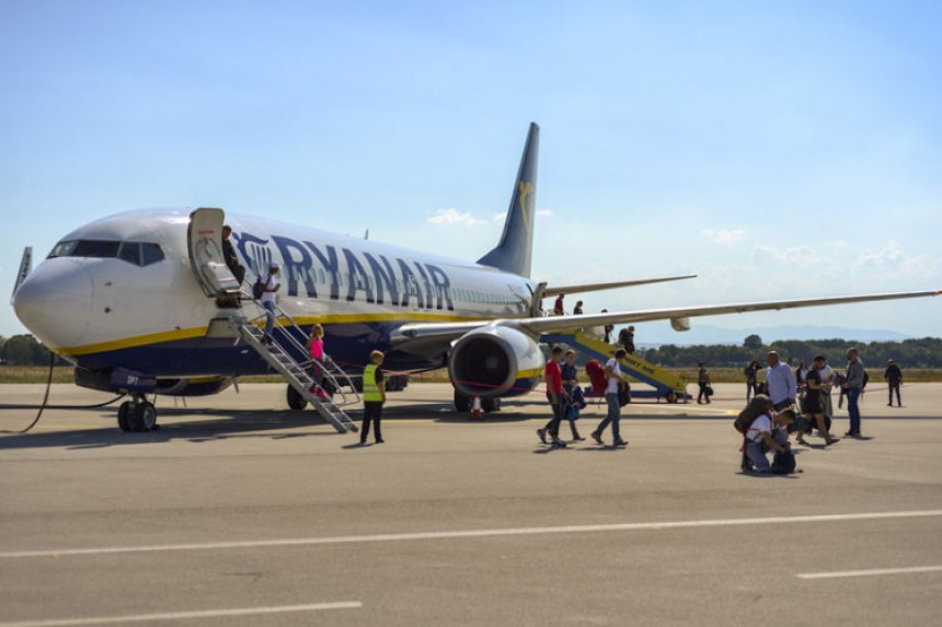 Kompanija "Rajaner" obustavila letove iz BiH i Crne Gore