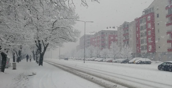 Sutra oblačno vrijeme sa jakim mrazom