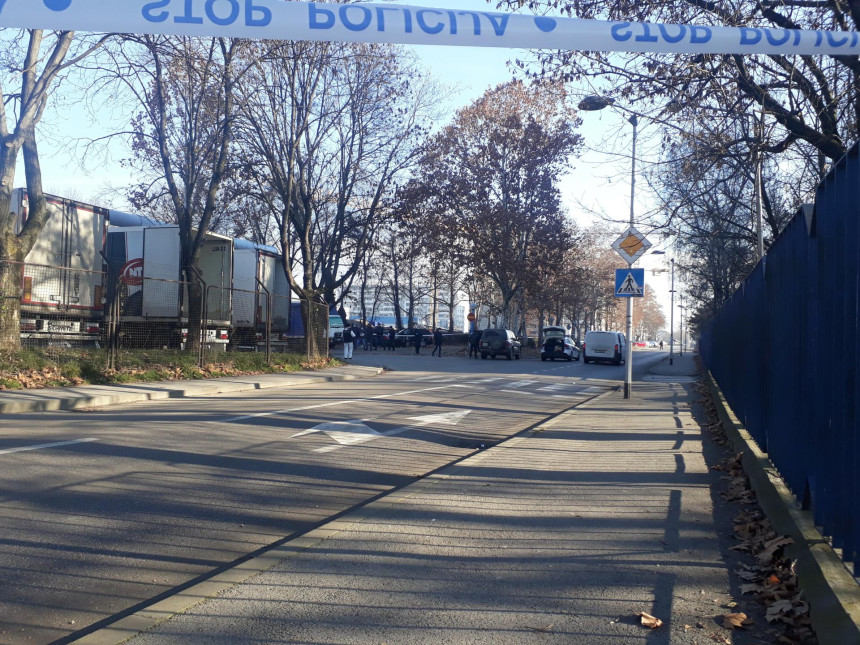 Muškarac i žena upucani nakon izlaska iz auta