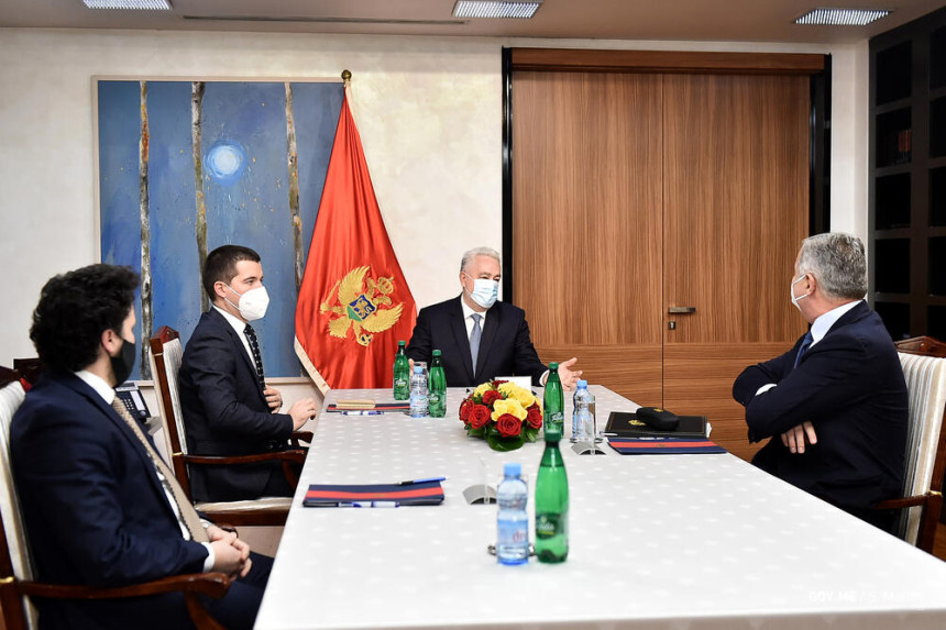 Milo Đukanović najavio da će potpisati zakone