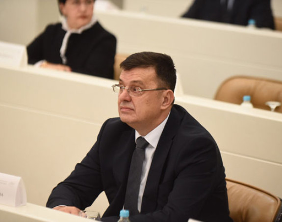 Nova zaduženja prijete novom prenosu nadležnosti
