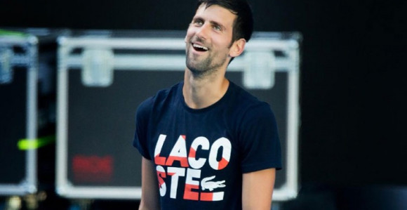 Novak sa balkona: Molim vas, oslobodite nas