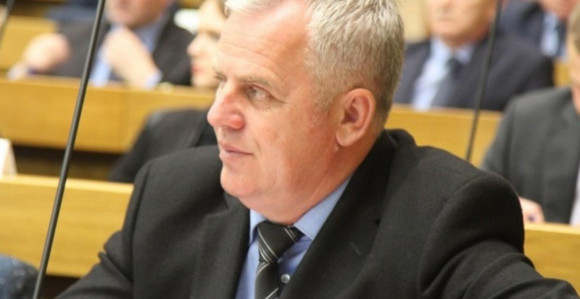 Mnogo je nezadovoljnih u SNSD-u, kulminira na sve strane!