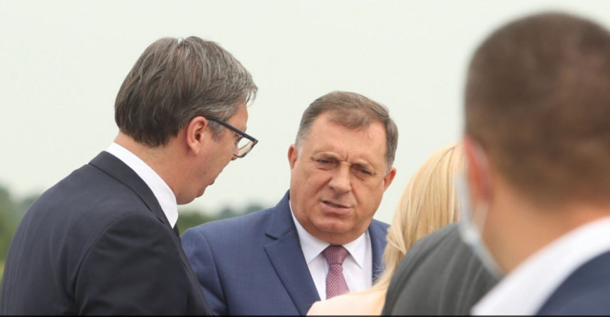 Zamoliću Vučića da dio vakcina protiv korone dodijeli Srpskoj!