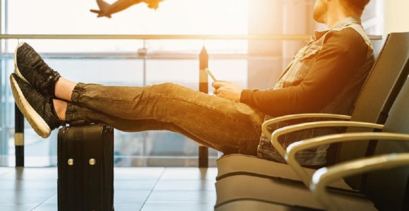Tri meseca živeo na aerodromu jer se plašio da leti zbog kovida!