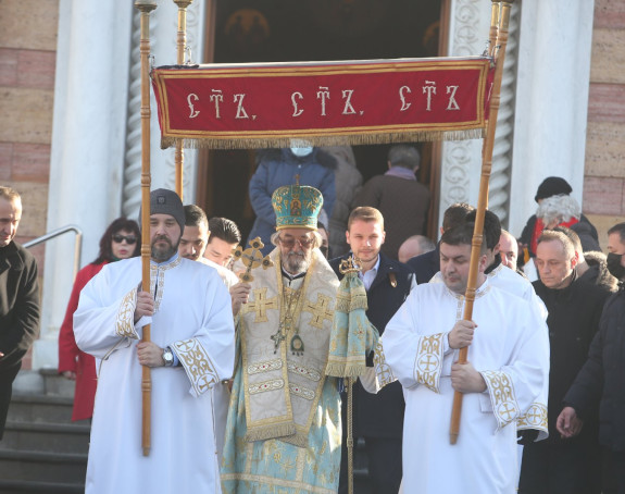 Litija ispred hrama Hrista Spasitelja u Banjaluci