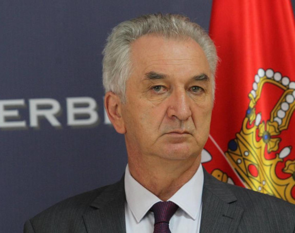 Vlast nesposobna, oslanja se samo na nečiju pomoć!