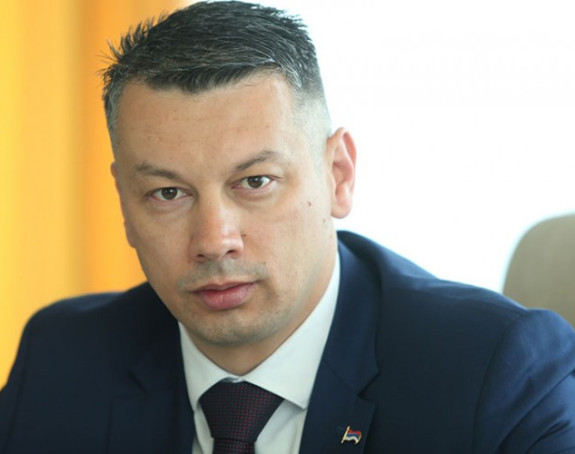 Vučić ne dijeli narod, ustupiće vakcine i Srpskoj