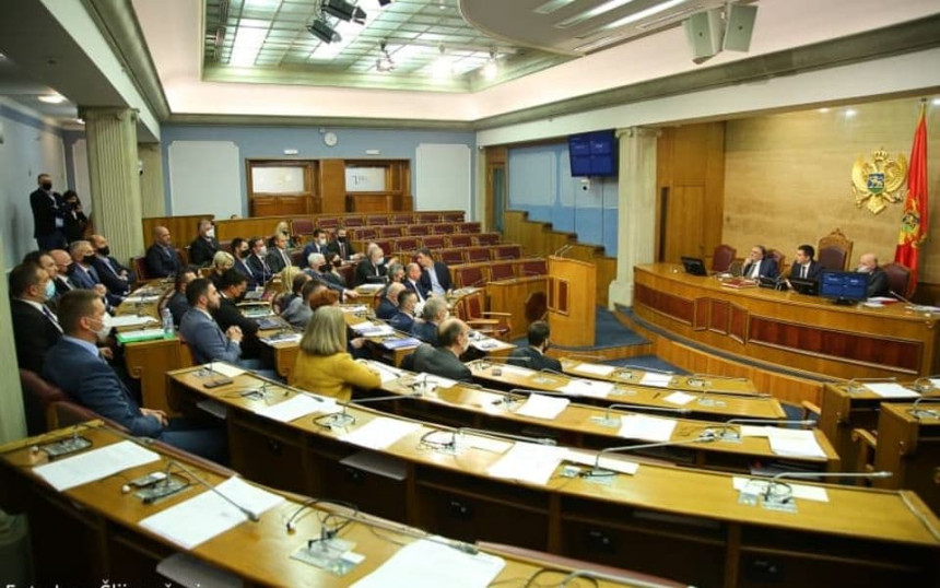 Поново изгласавање закона које је Ђукановић вратио