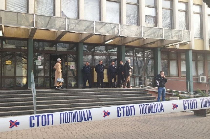 Због анонимне дојаве евакуисан суд у Новом Саду