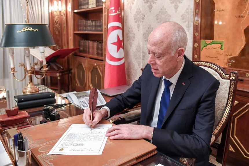 Tunis: Predsjednik otvorio pismo, imao tegobe