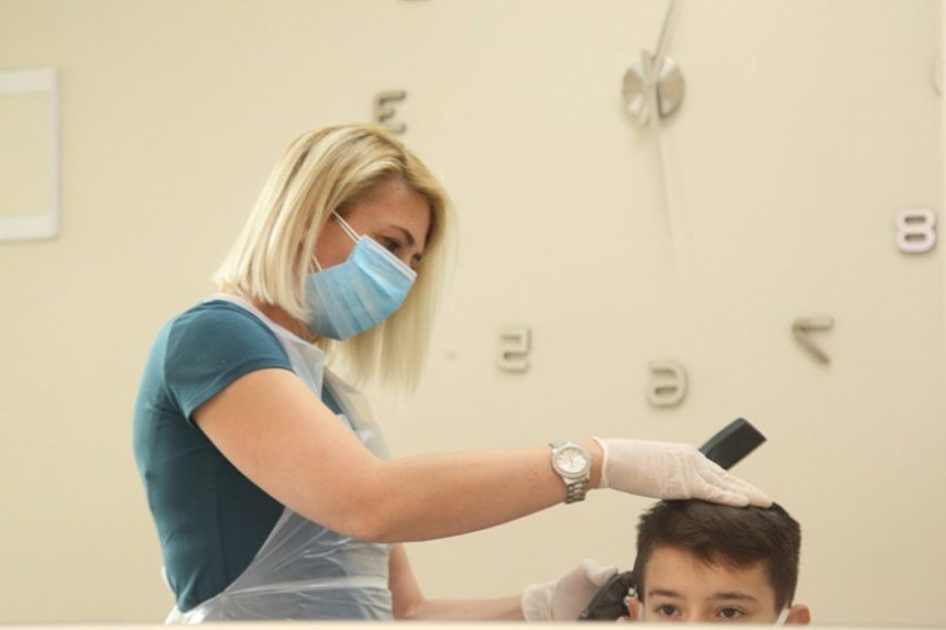 Frizeri na ivici opstanka, prihodi manji do 70%