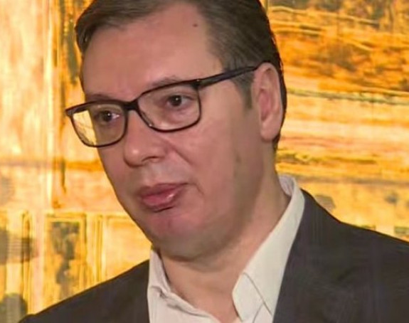 Vučić iz Pariza: Sutra je ključna tema KiM