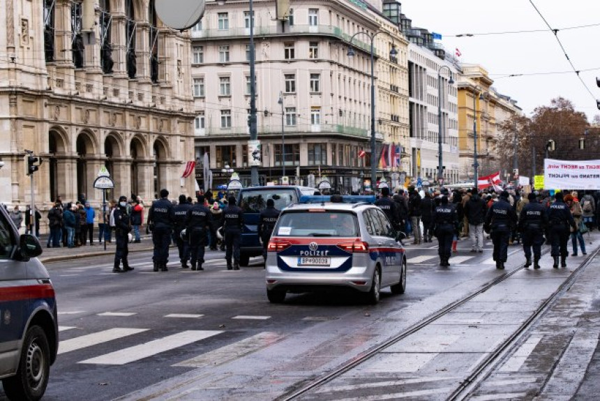 Bijes građana zbog epidemioloških mjera u Beču