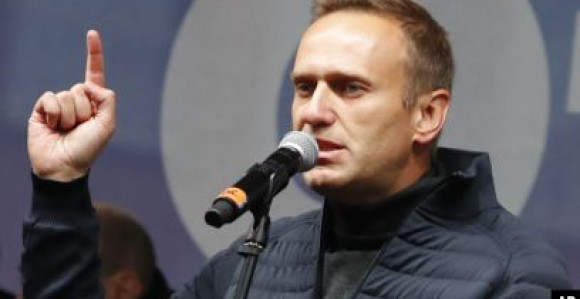 Ruski opozicionar Navalni osuđen na tri i po godine zatvora