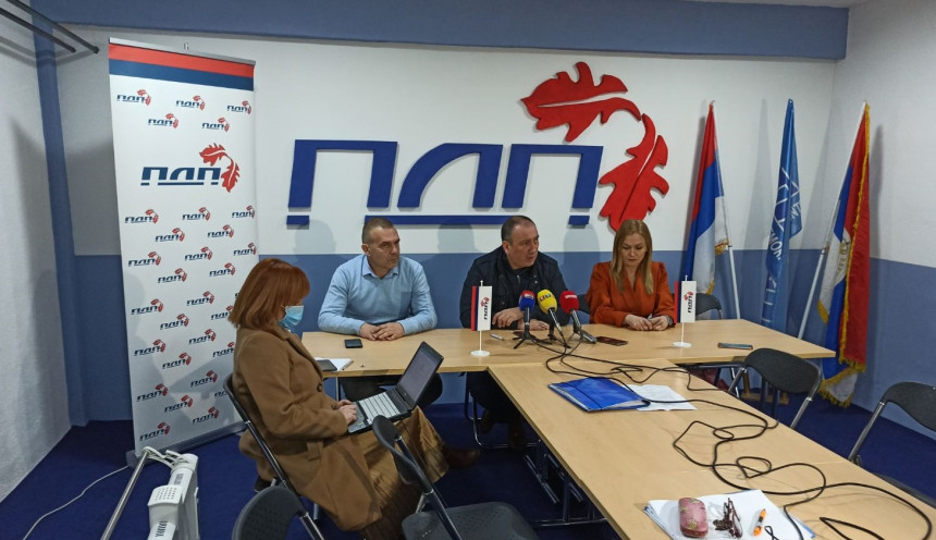 Crnadak poručio Dodiku da ne drži lekcije Vučiću