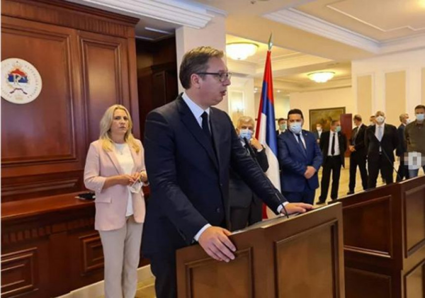 Šarović: Vučić ničim nije zaslužio Dodikove napade