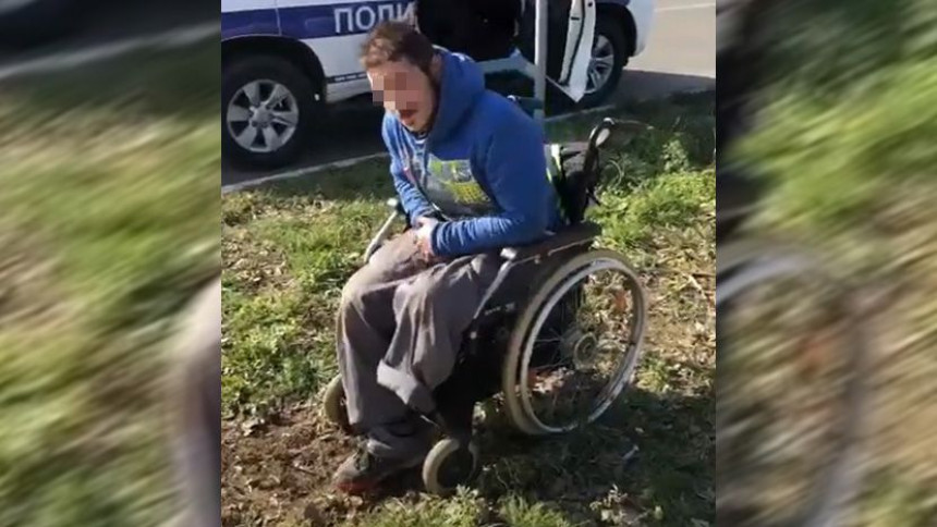 "Invalid" prosio u kolicima, a onda morao da ustane