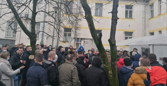 Velike gužve zbog PCR testiranja u Banjaluci
