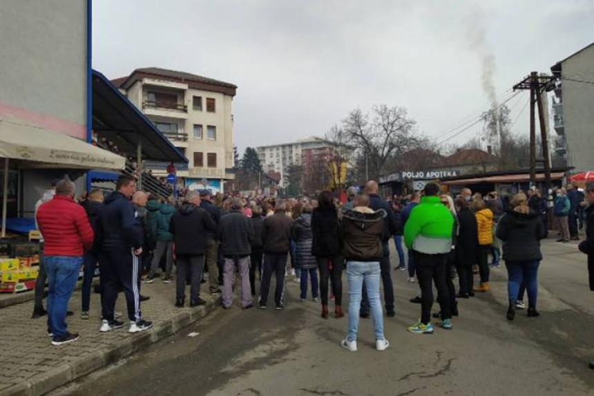 PROTEST: Građani nezadovoljni presudom