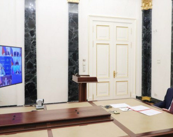 "Blumberg" priznaje: Ruska vakcina efikasnija od kineske