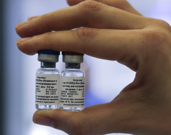 U Beograd stiglo još 50.000 doza ruske vakcine